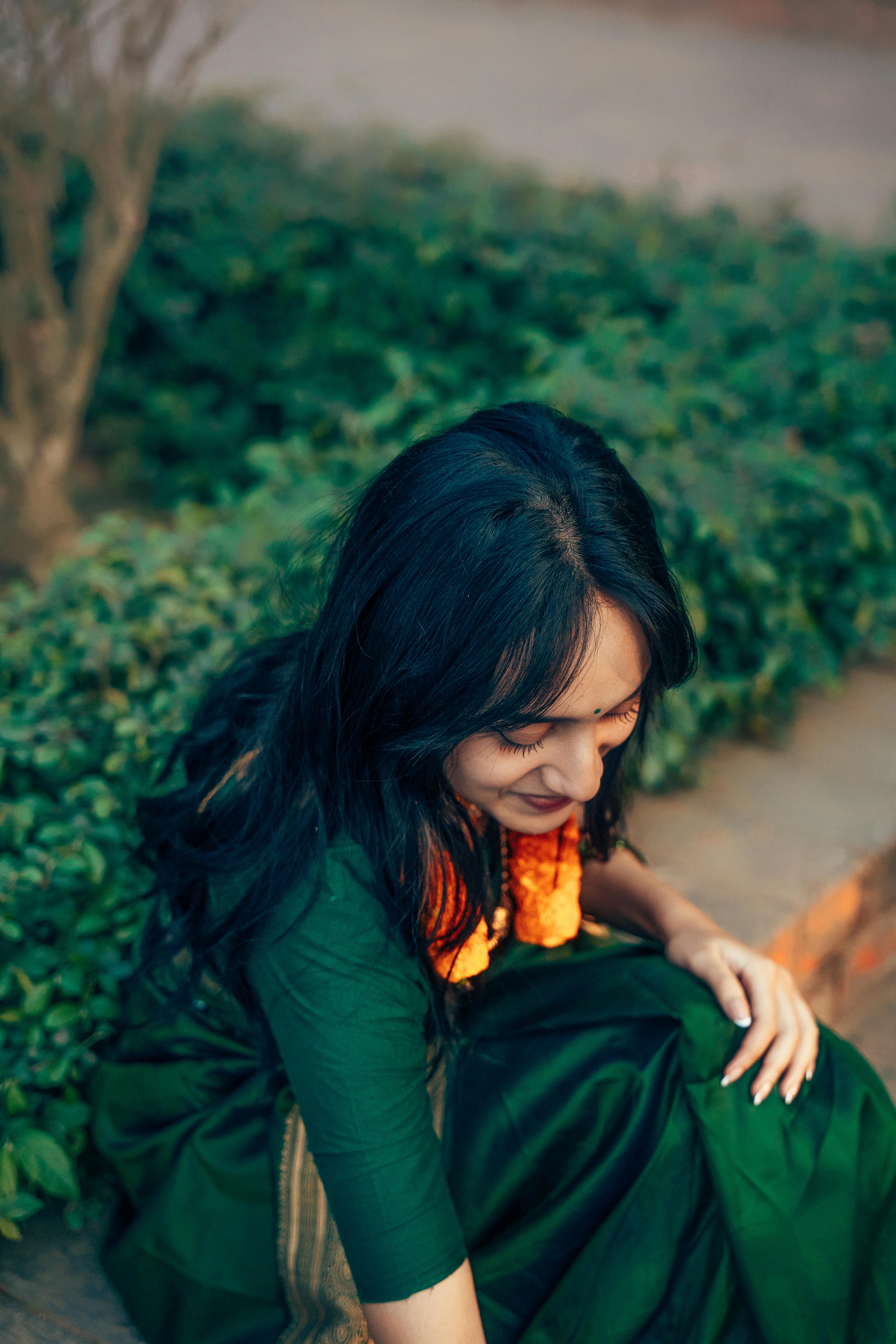 综艺与动漫分类推荐海报，强调轻快娱乐与清晰导向